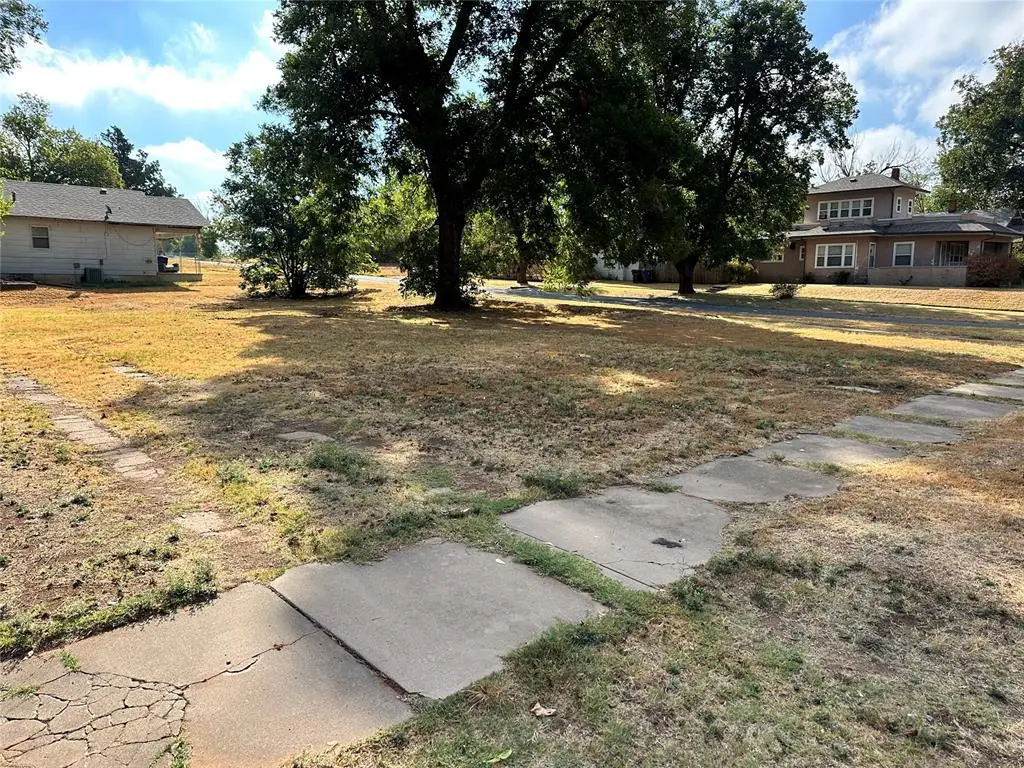 627 S 8th Street, Chickasha, OK 73018 - #1