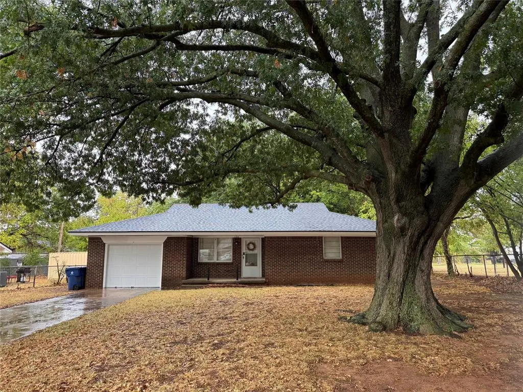 1305 S 10th Street, Chickasha, OK 73018 - #1
