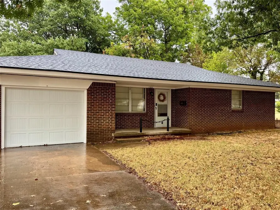 1305 S 10th Street, Chickasha, OK 73018 - #3