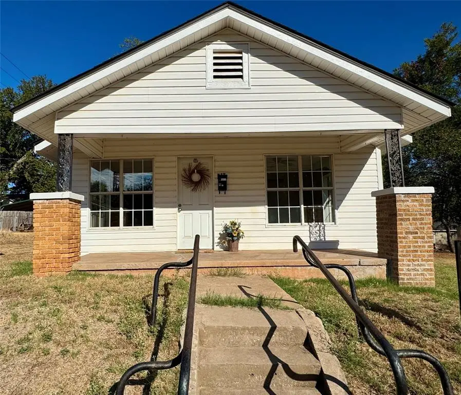 517 S 11th Street, Chickasha, OK 73018 - #2