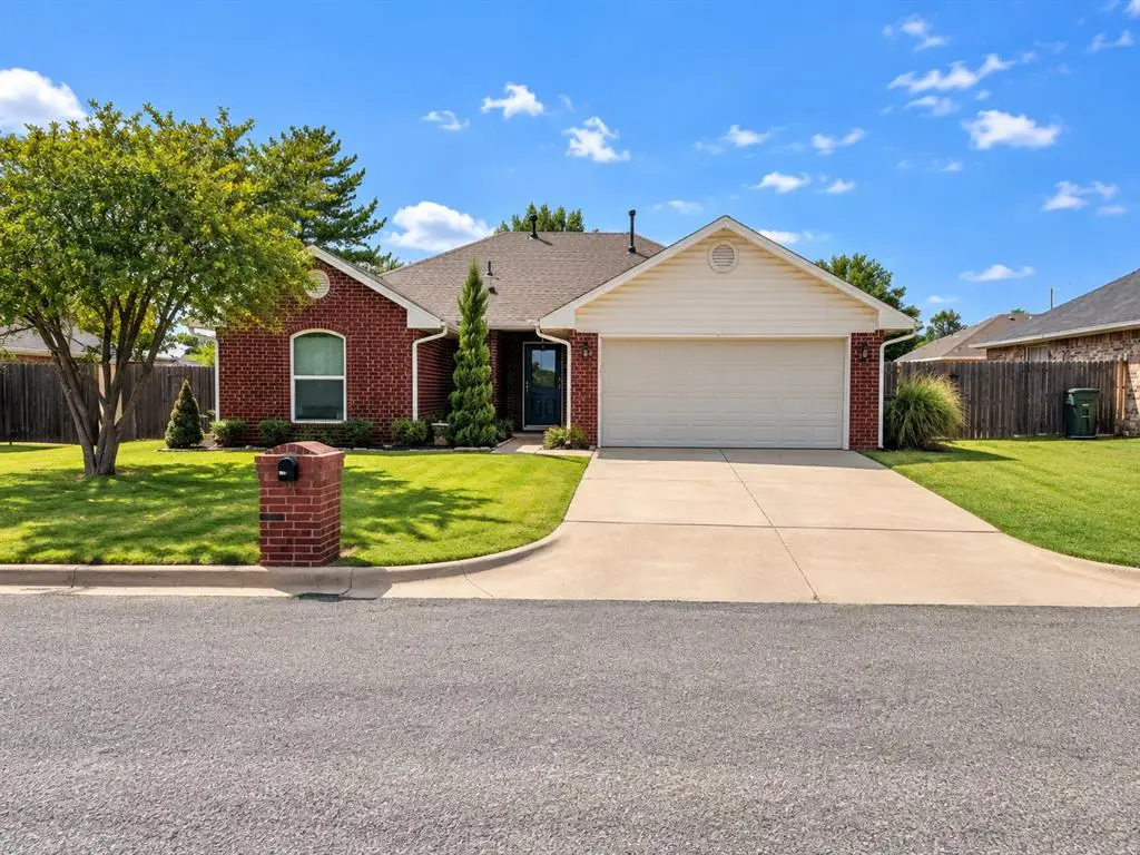 1751 Kelley Drive, Clinton, OK 73601 - #1