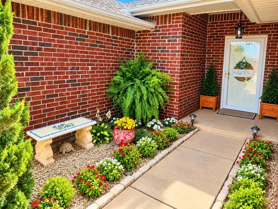 1751 Kelley Drive, Clinton, OK 73601 - #3
