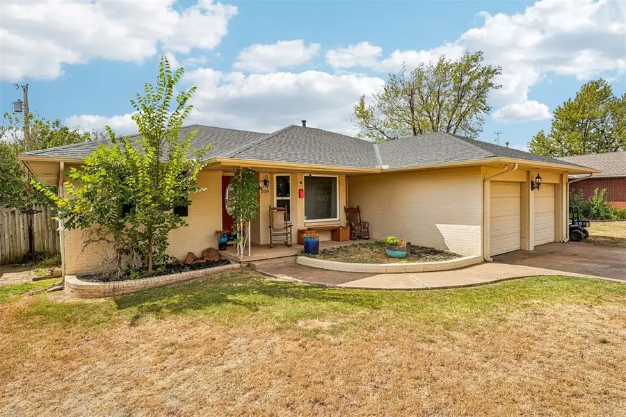 208 E 30th Street, Edmond, OK 73013 - #2