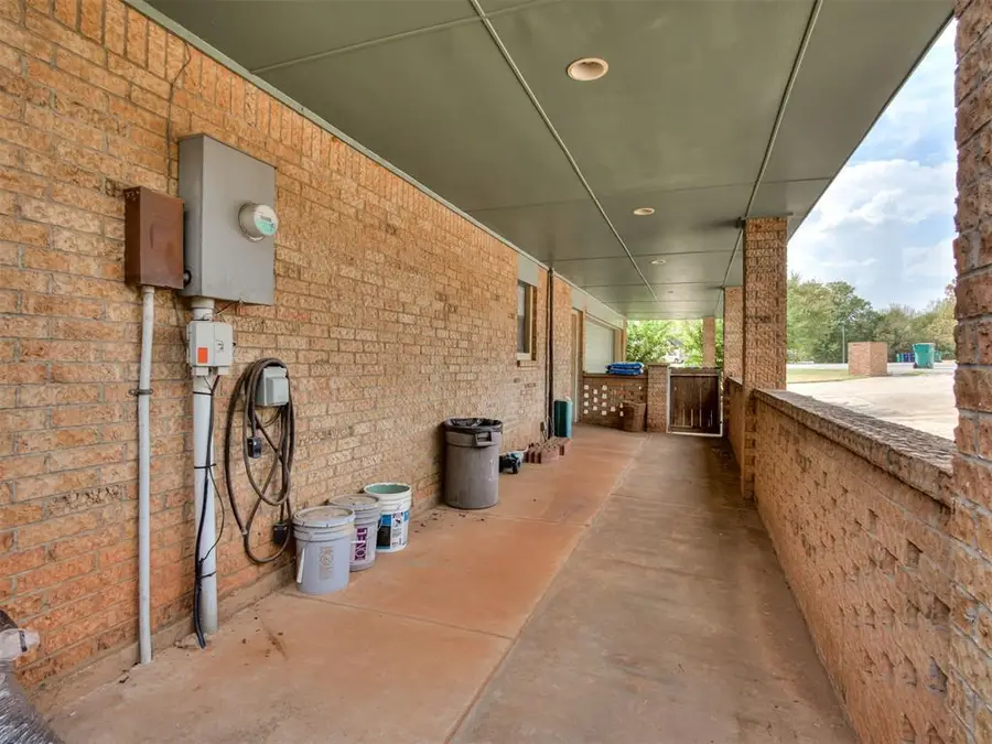 6800 Tanglewood Drive, Mustang, OK 73064 - #3