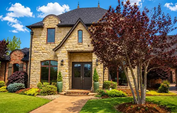 8825 Legacy Crossing Road, Oklahoma City, OK 73169