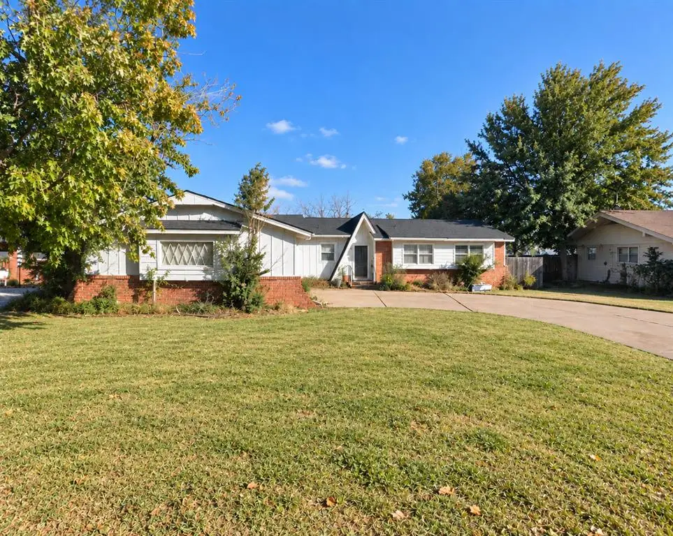 518 Lakeside Drive, Altus, OK 73521 - #1
