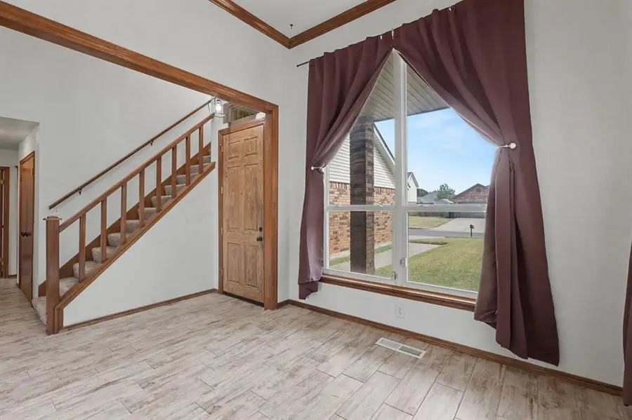9301 Buttonwood Avenue, Moore, OK 73160 - #3