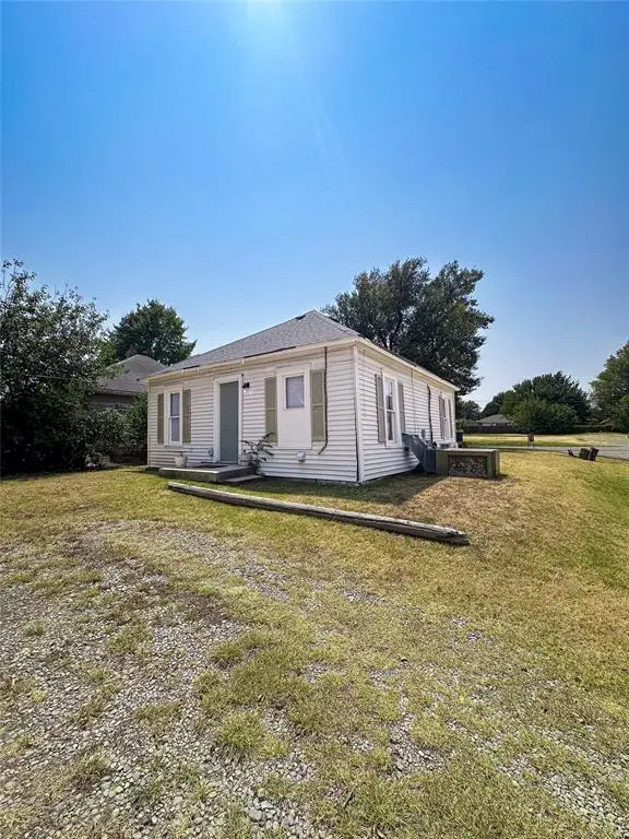 1401 S Dille Avenue, El Reno, OK 73036 - #1