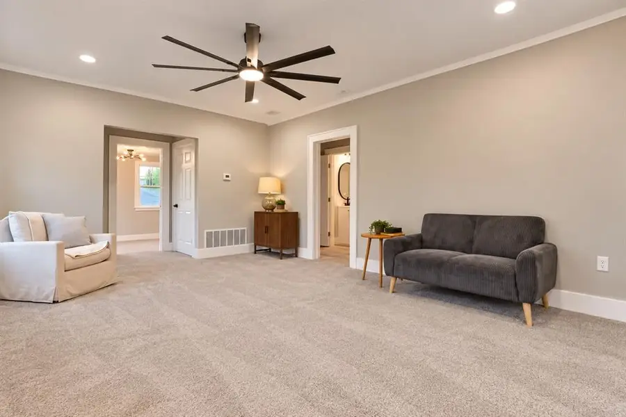 1005 W Washington Avenue, Chickasha, OK 73018 - #2
