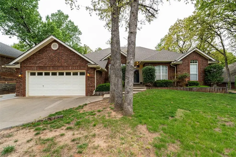 709 N Creek Drive, Edmond, OK 73034 - #2