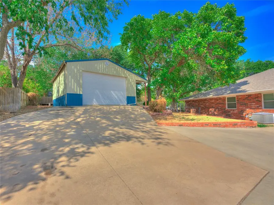 3401 Carriage Way, Edmond, OK 73013 - #3