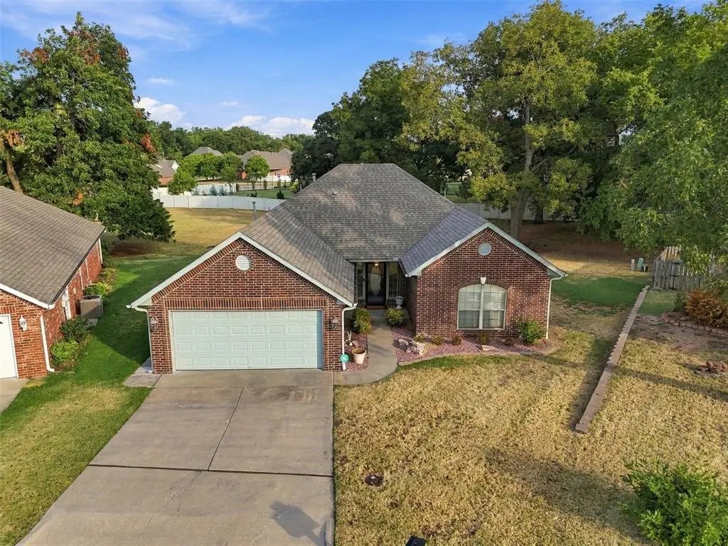 1718 Bridlewood Court, Shawnee, OK 74804 - #1