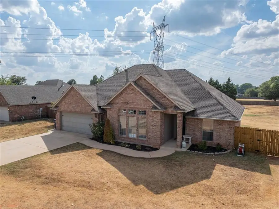 1301 S Morgan Road, Mustang, OK 73064 - #2