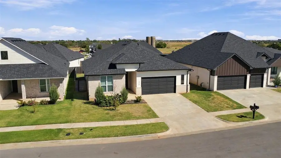 15116 Jasper Court, Edmond, OK 73013 - #2
