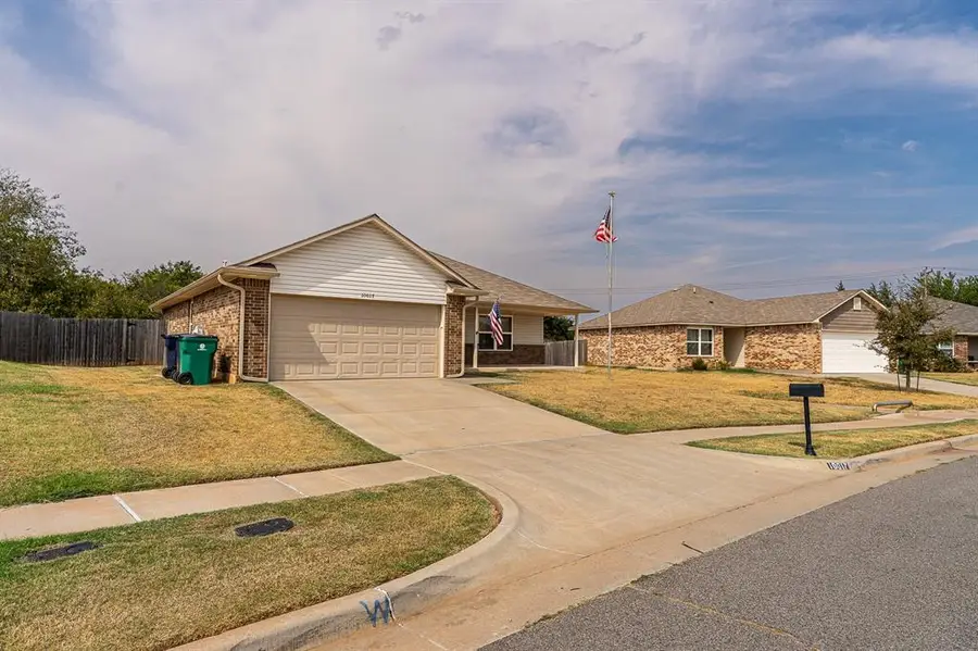 10017 Wessex Drive, Yukon, OK 73099 - #2