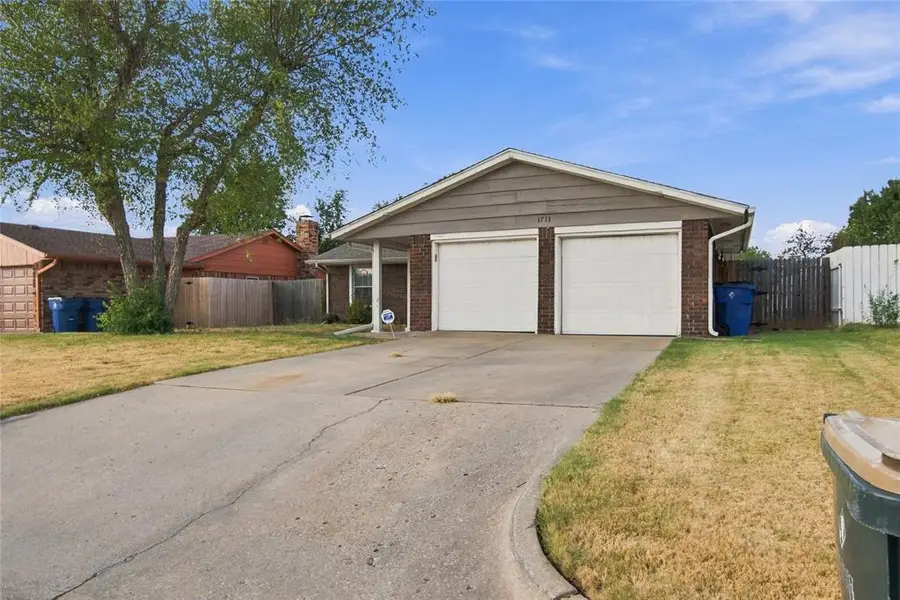 1711 Fremont Drive, The Village, OK 73120 - #2