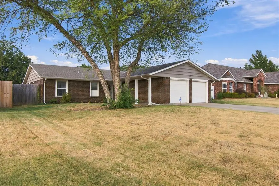 1711 Fremont Drive, The Village, OK 73120 - #3