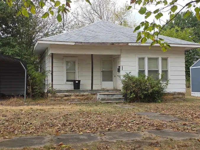 303 N 9th Street, Okemah, OK 74859 - #2