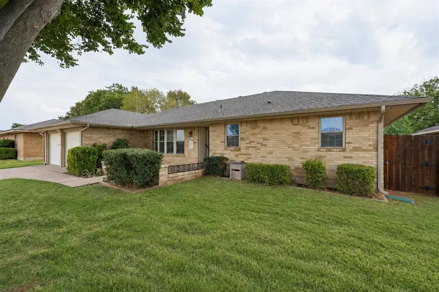 3620 N Ridgewood Drive, Midwest City, OK 73110 - #2