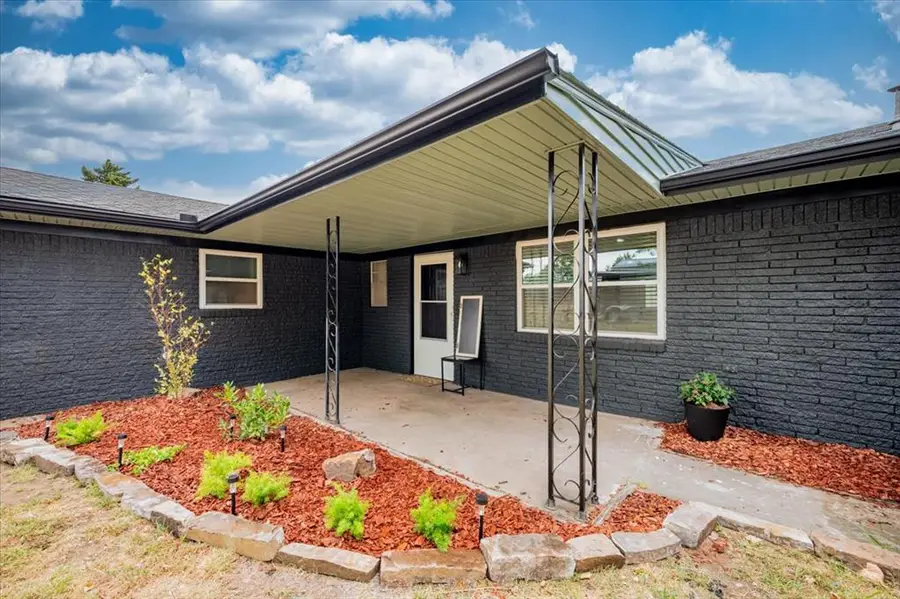 329131 E Lincoln Street, Harrah, OK 73045 - #2