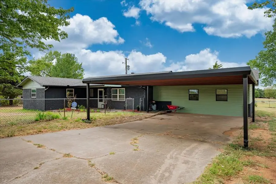329131 E Lincoln Street, Harrah, OK 73045 - #3