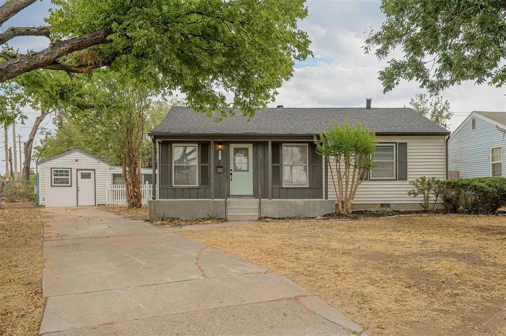 231 Russell Drive, Midwest City, OK 73110 - #1