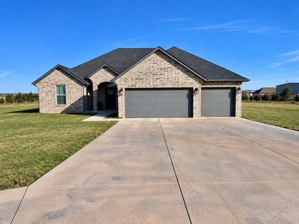 8740 Summit View Lane, Edmond, OK 73025