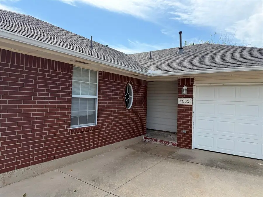 1032 Cambridge Court, Moore, OK 73160 - #2