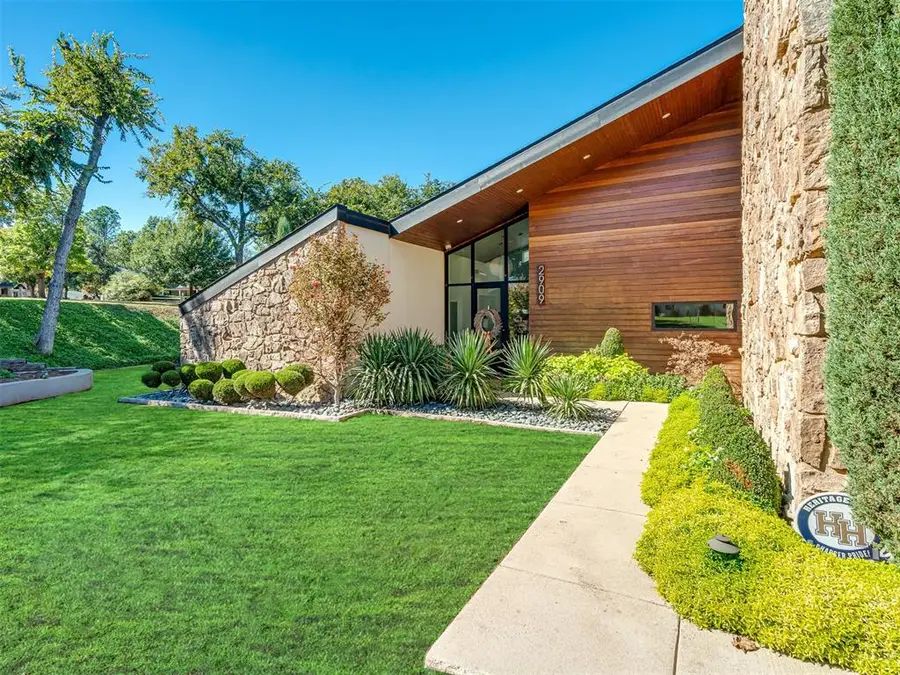 2909 N Oak Hollow Road, Oklahoma City, OK 73120 - #2