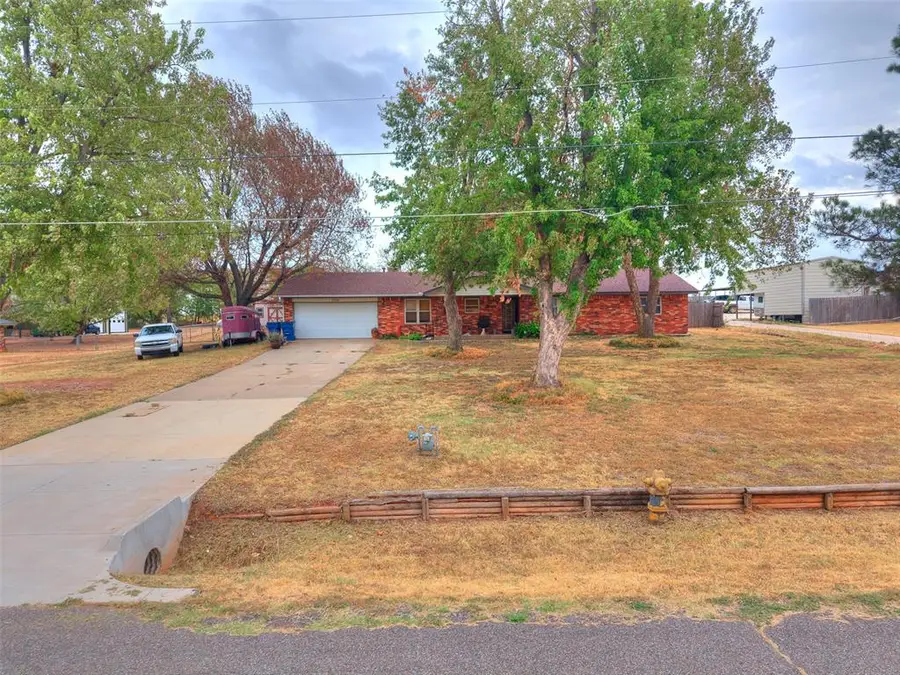 300 N Maryella Terrace, Mustang, OK 73064 - #2