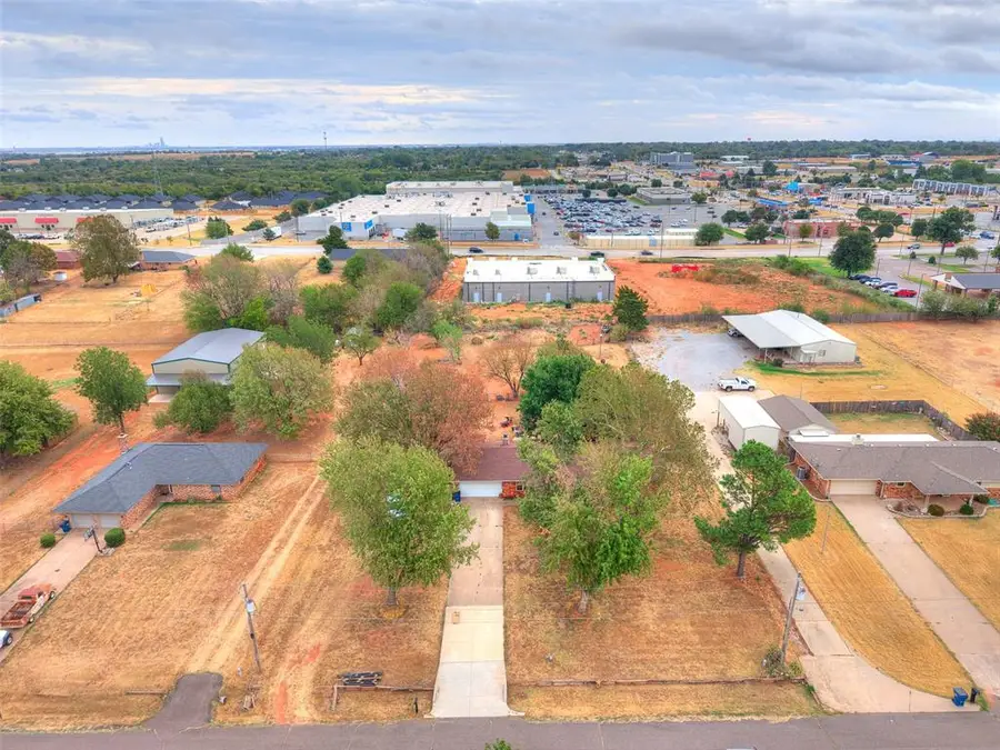 300 N Maryella Terrace, Mustang, OK 73064 - #3