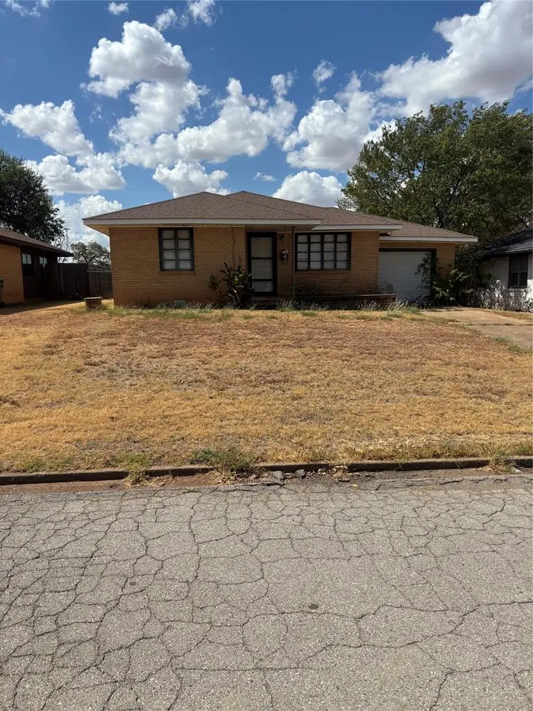 305 N 17th Street, Chickasha, OK 73018 - #1