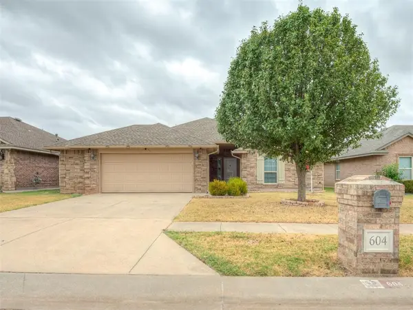 604 SW 44th Street, Moore, OK 73160