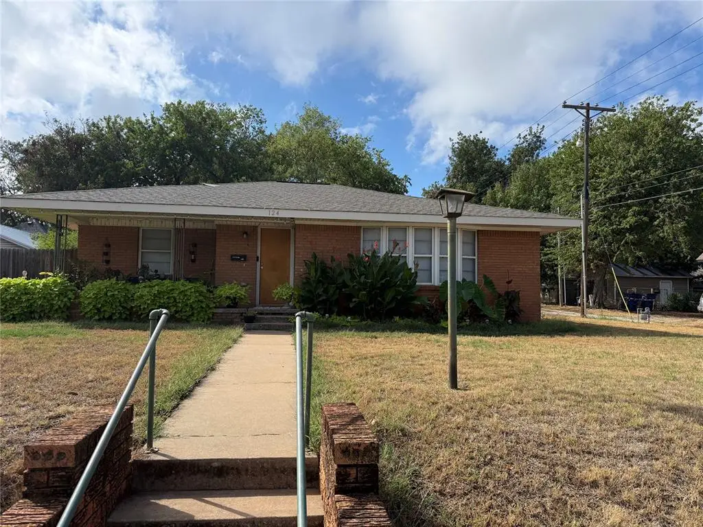 124 S 11th Street, Chickasha, OK 73018 - #1