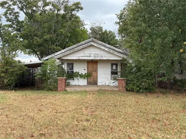 212 S 4th Street, McLoud, OK 74851