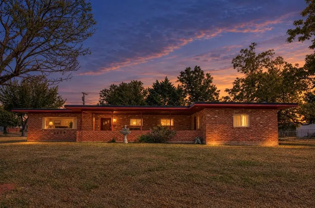 1628 W Carolina Avenue, Chickasha, OK 73018 - #1