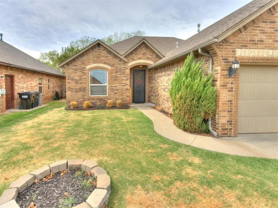 2921 San Juan Trail, Moore, OK 73160 - #3