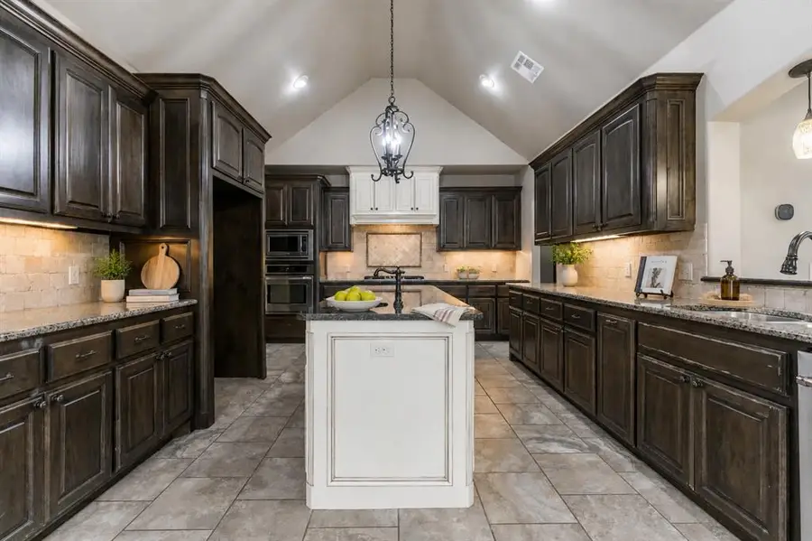 4617 Caveat Drive, Edmond, OK 73025 - #2