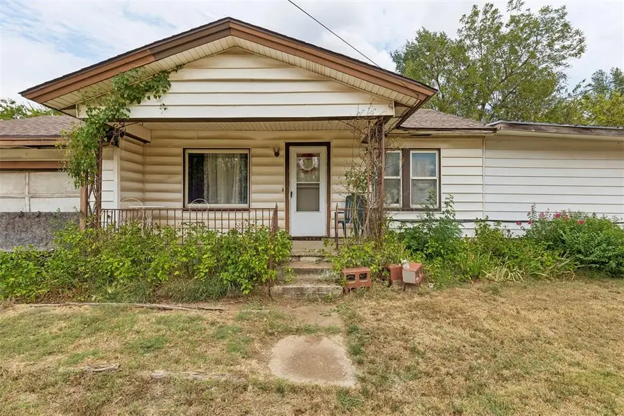 4000 Lawn Drive, Del City, OK 73115 - #3