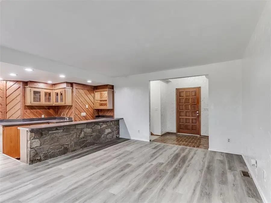 7407 Kings Manor Court, Oklahoma City, OK 73132 - #2