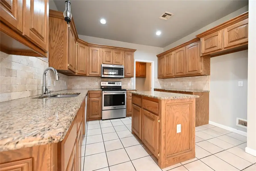 3317 Arizona Avenue, Chickasha, OK 73018 - #3