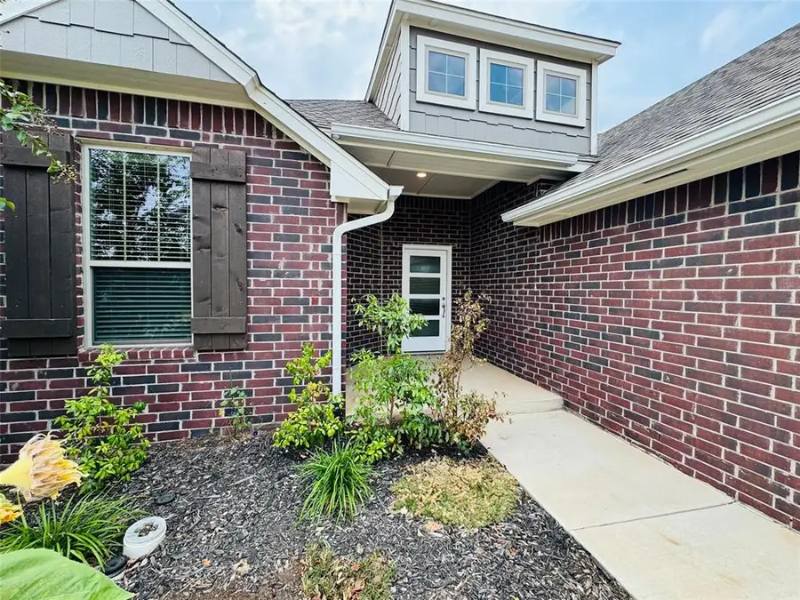 8324 Rainier Street, Edmond, OK 73034 - #3