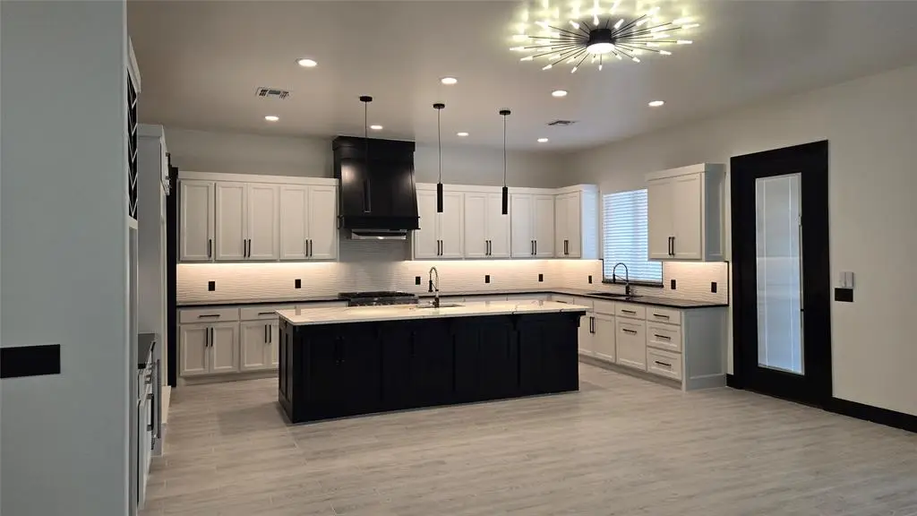 321 Greens Parkway, Norman, OK 73069 - #1