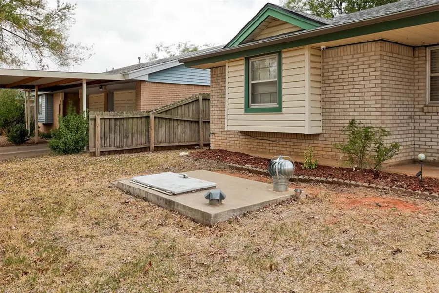 919 N Norman Avenue, Moore, OK 73160 - #3