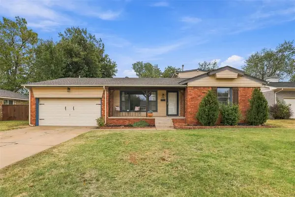 9900 Chesterton Place, The Village, OK 73120