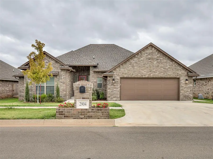2904 Summit Hollow Circle, Norman, OK 73071 - #2
