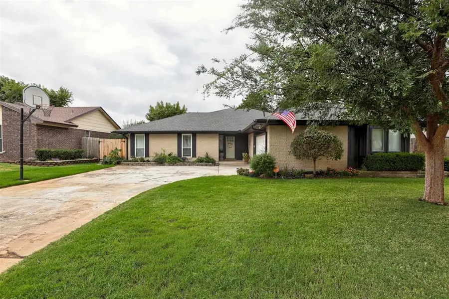 128 W Parkland Drive, Yukon, OK 73099 - #2