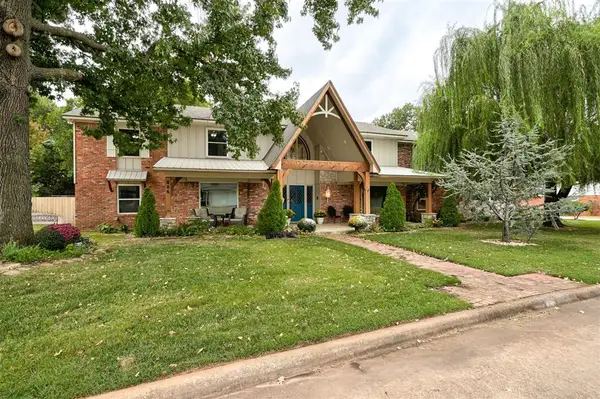806 Glenmanor Drive, Midwest City, OK 73110