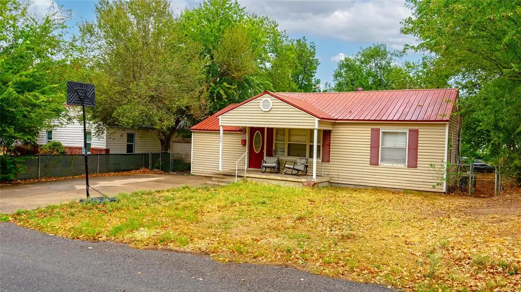 1220 W Texas Avenue, Chickasha, OK 73018 - #1