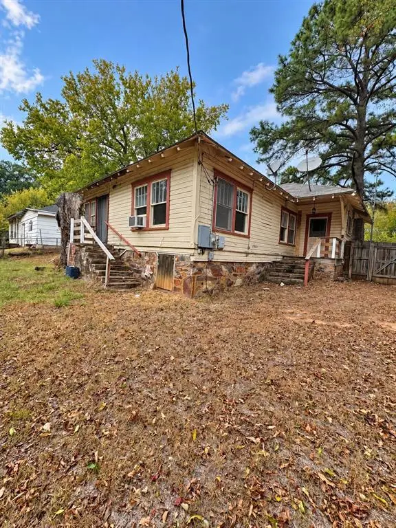 404 E Kiamichi Street, Hugo, OK 74743 - #3